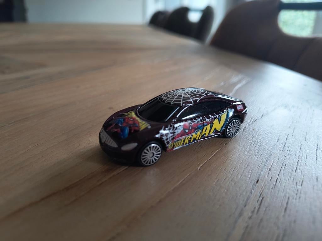 Spiderman Marvel Buick Lacrosse - Maisto 1:64, Ophalen of Verzenden, Gebruikt, Auto, Overige merken