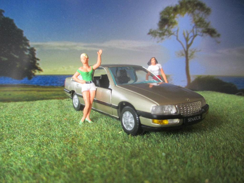 1/43 Opel Senator B - Gama metallic-brons, Ophalen of Verzenden, Zo goed als nieuw, Auto, Overige merken