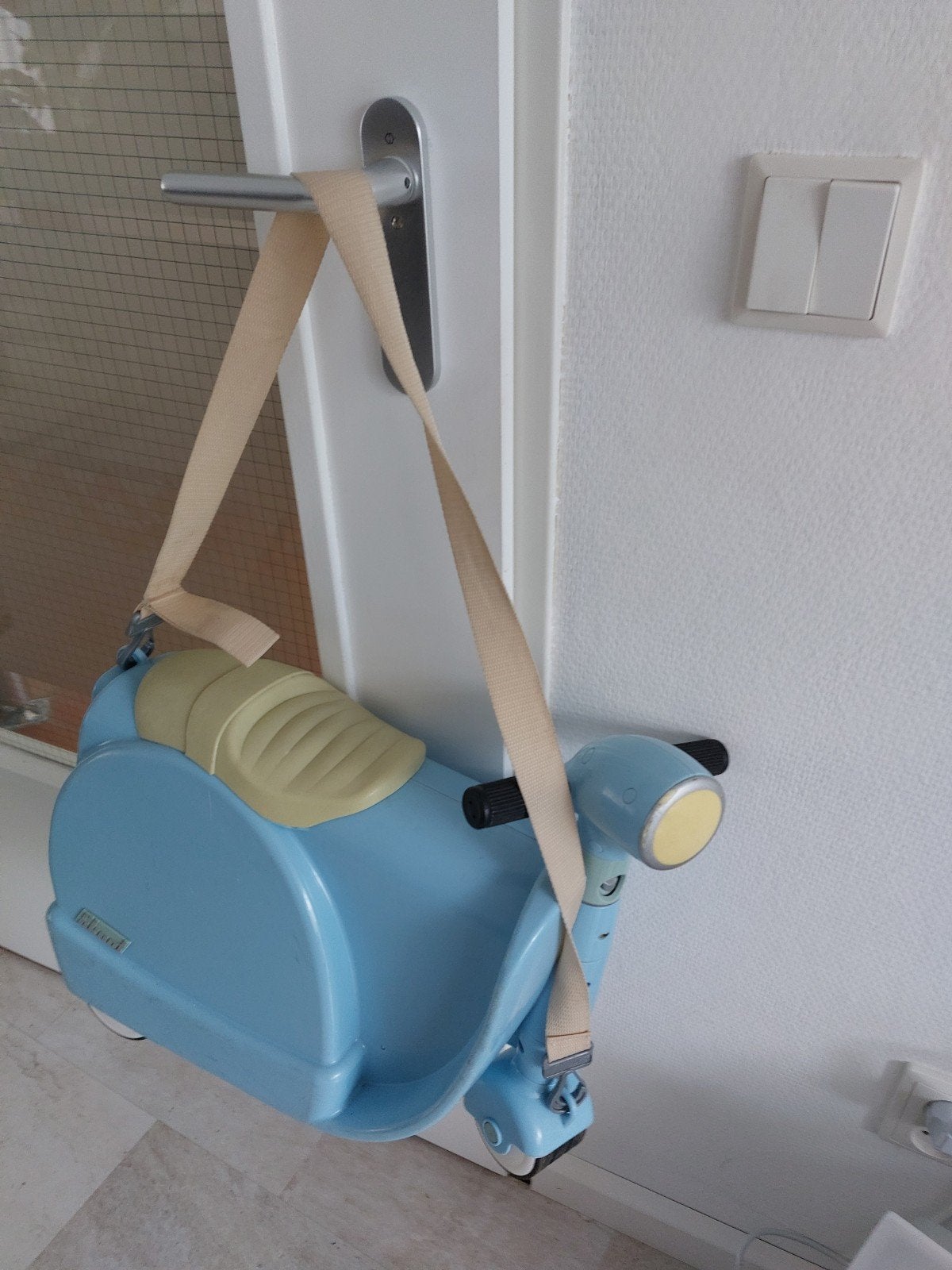 Kinderkoffer Skoot loopauto, Ophalen, Gebruikt