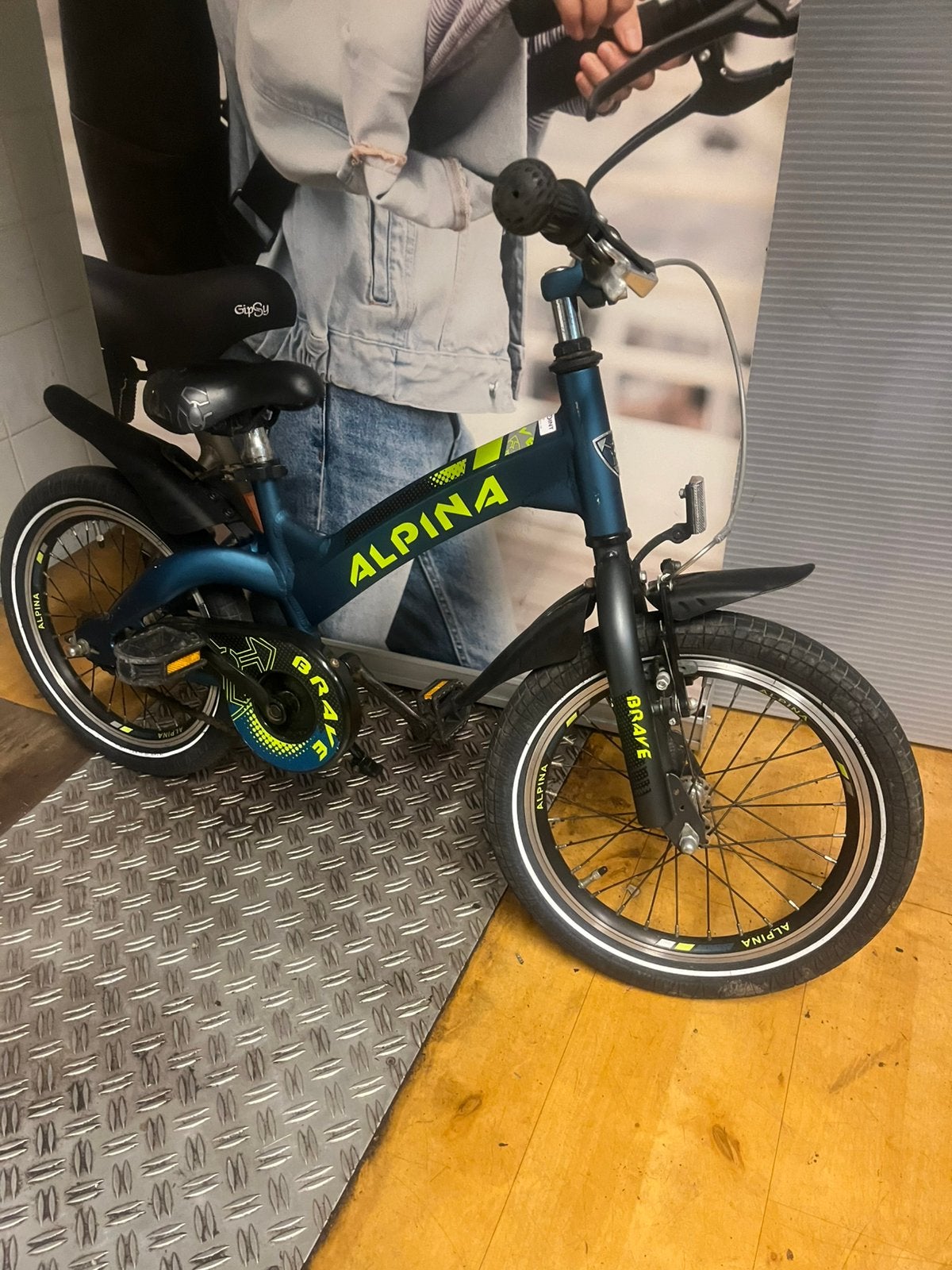 Zeer nette 16 inch Alpina Brave, Fietsen en Brommers, Ophalen, Terugtraprem, Zo goed als nieuw, 16 inch