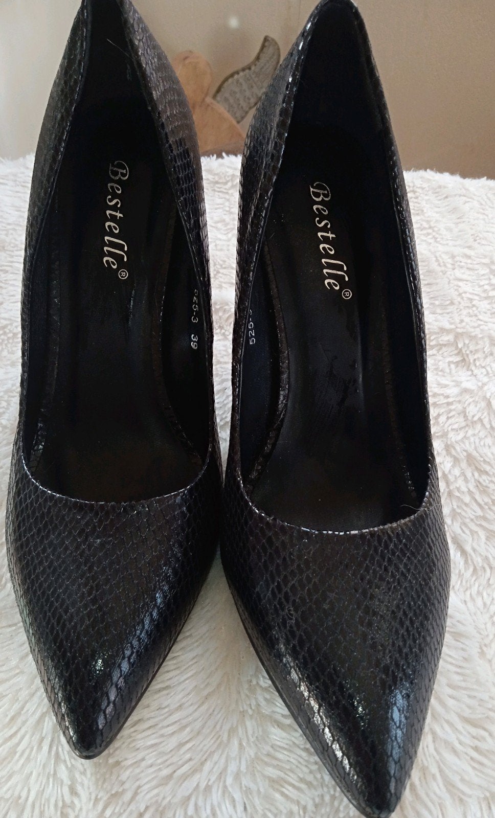 NIEUW! Zwarte Pumps met hoge naaldhak.Krokodil  dessin., Ophalen, Nieuw, Zwart