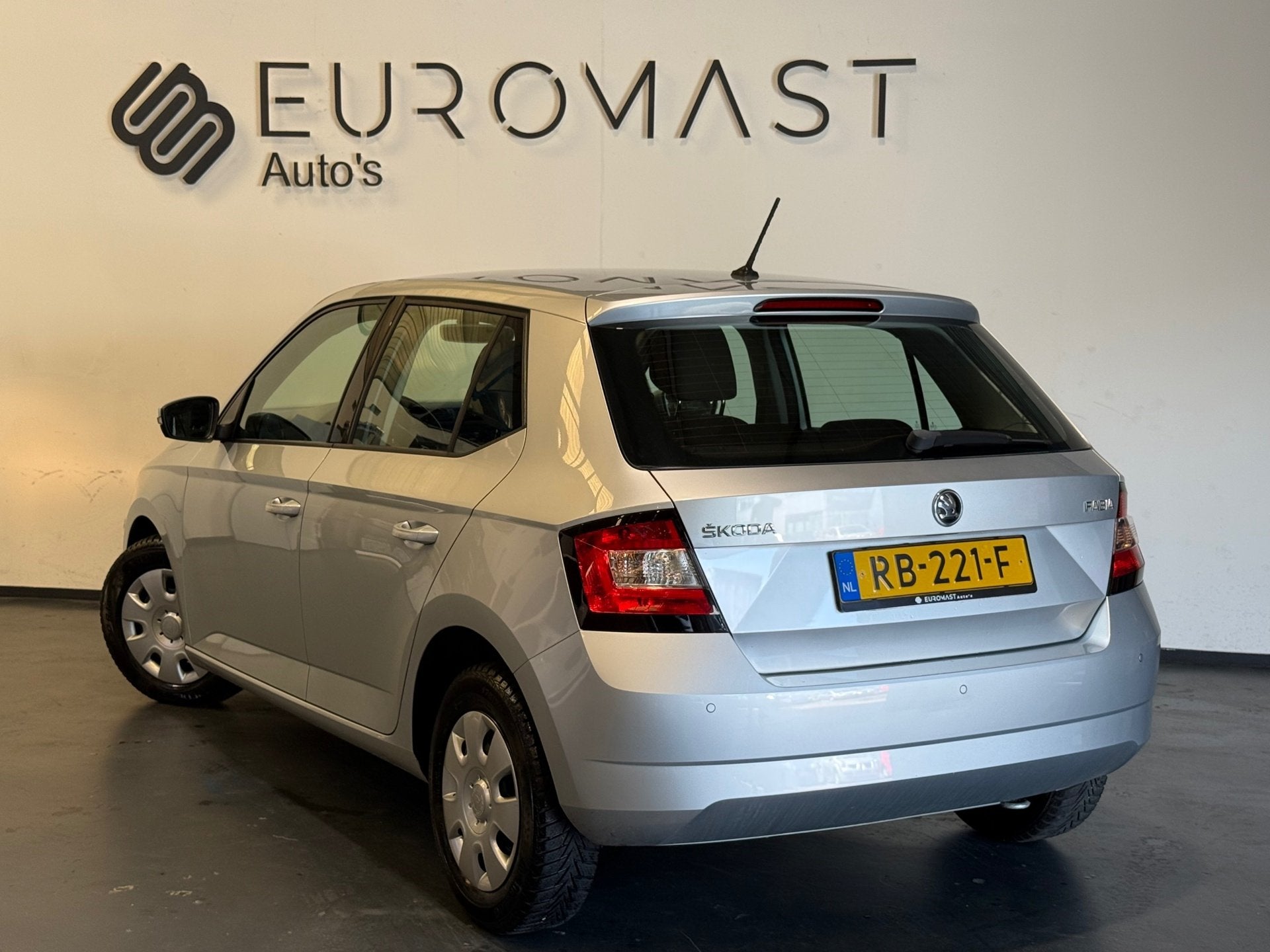Skoda Fabia 1.4 TDI Ambition Businessline Pro Navi Airco Cru, Auto's, Voorwielaandrijving, 28 km/l, Gebruikt, Euro 6