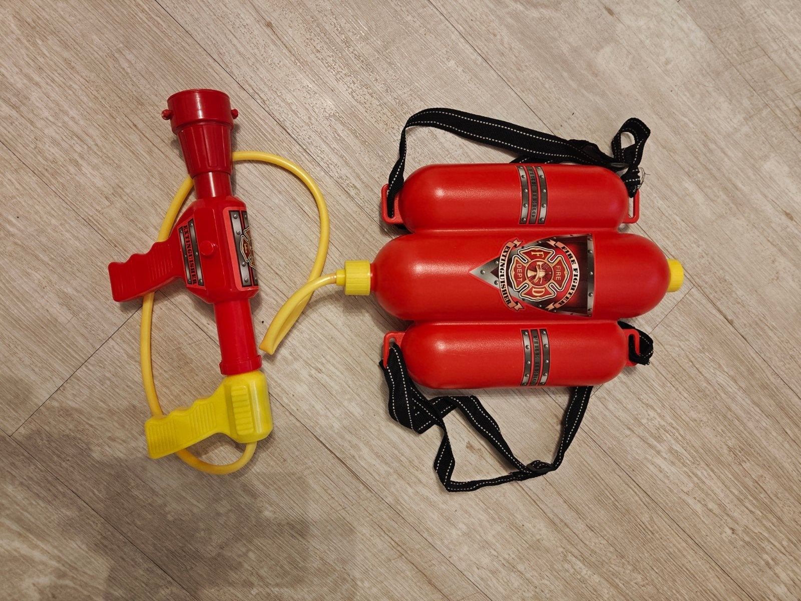 Brandweer Rugzak met Waterpistool / Spuit, Ophalen, Zo goed als nieuw