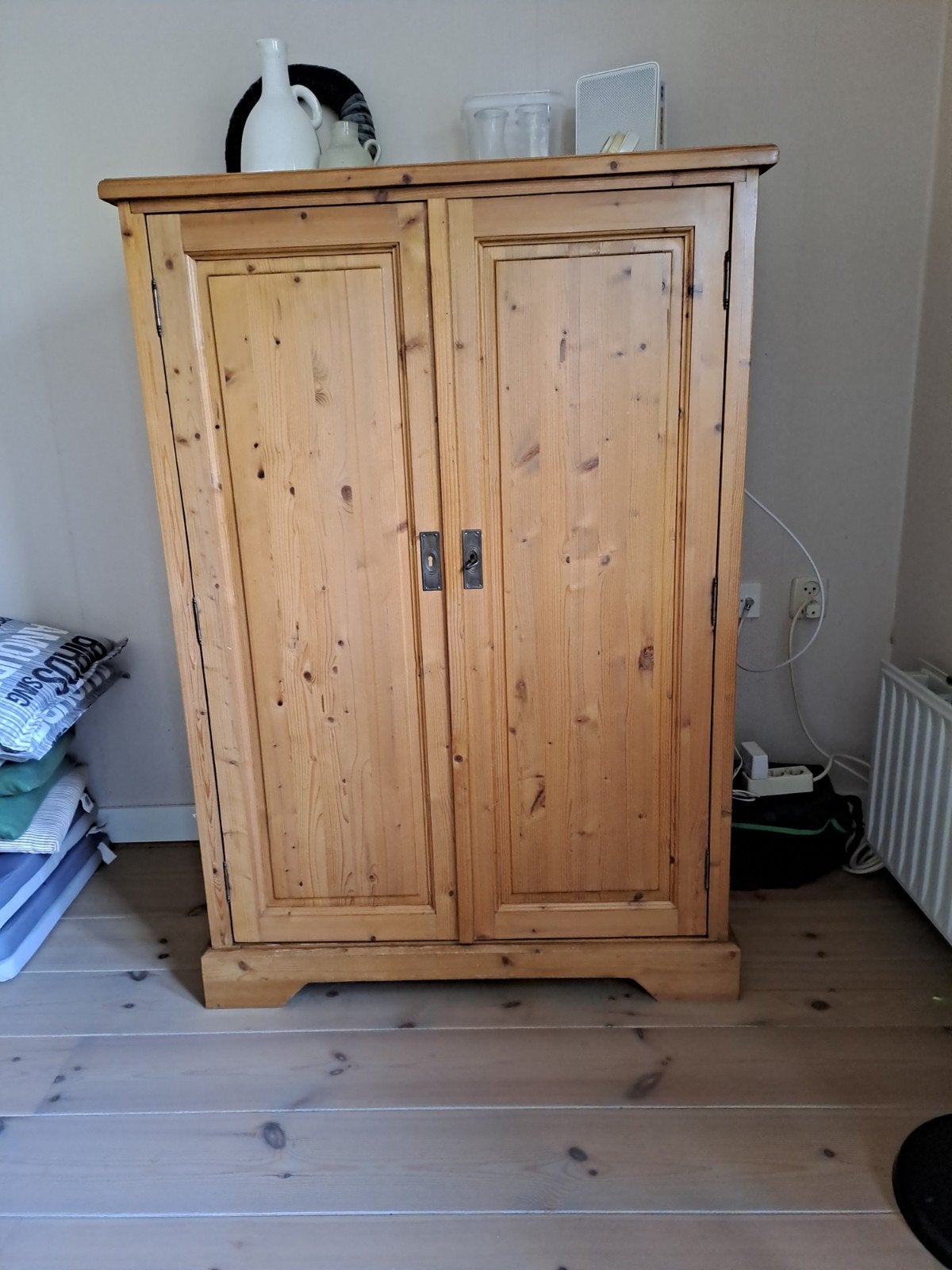 Massief grenen kast met legplanken 92 x 138 x 70, Ophalen, Gebruikt