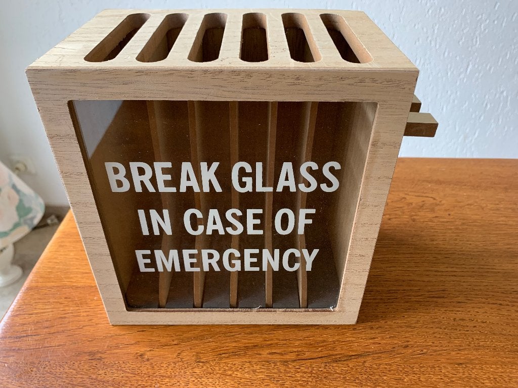 Spaarpot "Break Glass in case of Emergency" Nieuw, Ophalen of Verzenden, Nieuw, Steen, Aardewerk of Keramiek