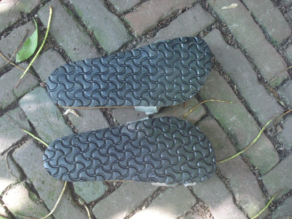 BIRKENSTOCK PIAZZA ZILVER 38 NU GRATIS VERZENDING PER POST, Kleding | Dames, Schoenen, Slippers, Overige kleuren, Verzenden, Zo goed als nieuw