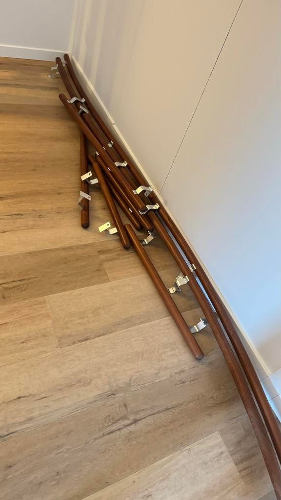 Trapleuningen van hout met bevestigingsbeugels, Ophalen, Zo goed als nieuw