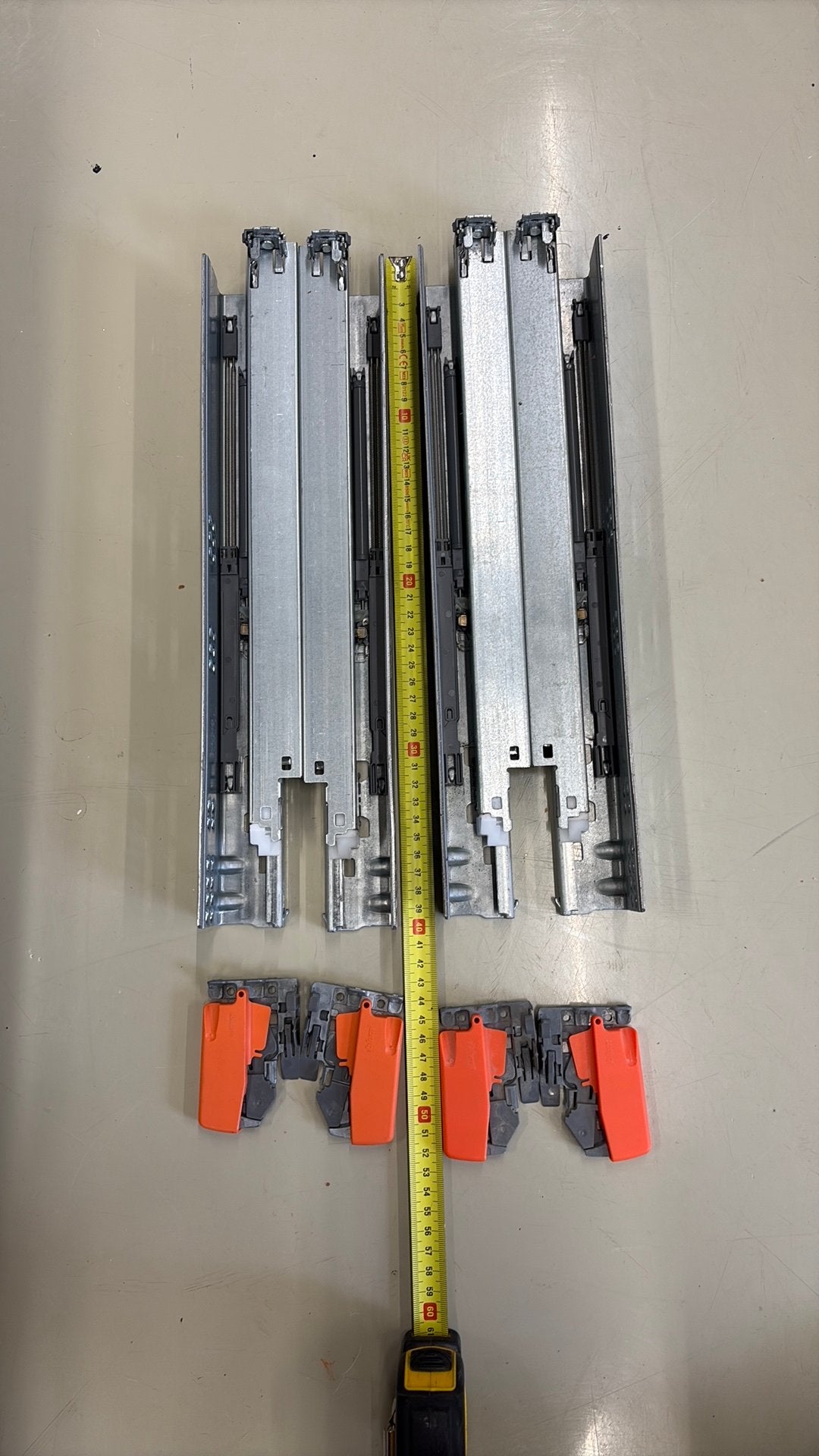 Blum ladegeleiders met softclose, Doe-het-zelf en Verbouw, Ophalen of Verzenden, Zo goed als nieuw, 250 mm of meer, Overige typen