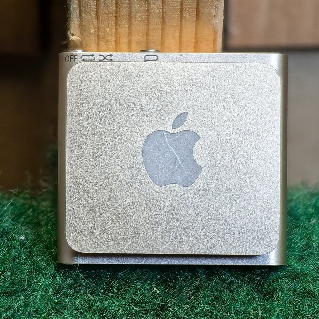 Apple iPod Shuffle 4GB MP3 Speler - In Nette Staat, Apple, Zo goed als nieuw, Support@apple.com, One Apple Park Way
Cupertino, CA 95014
United States