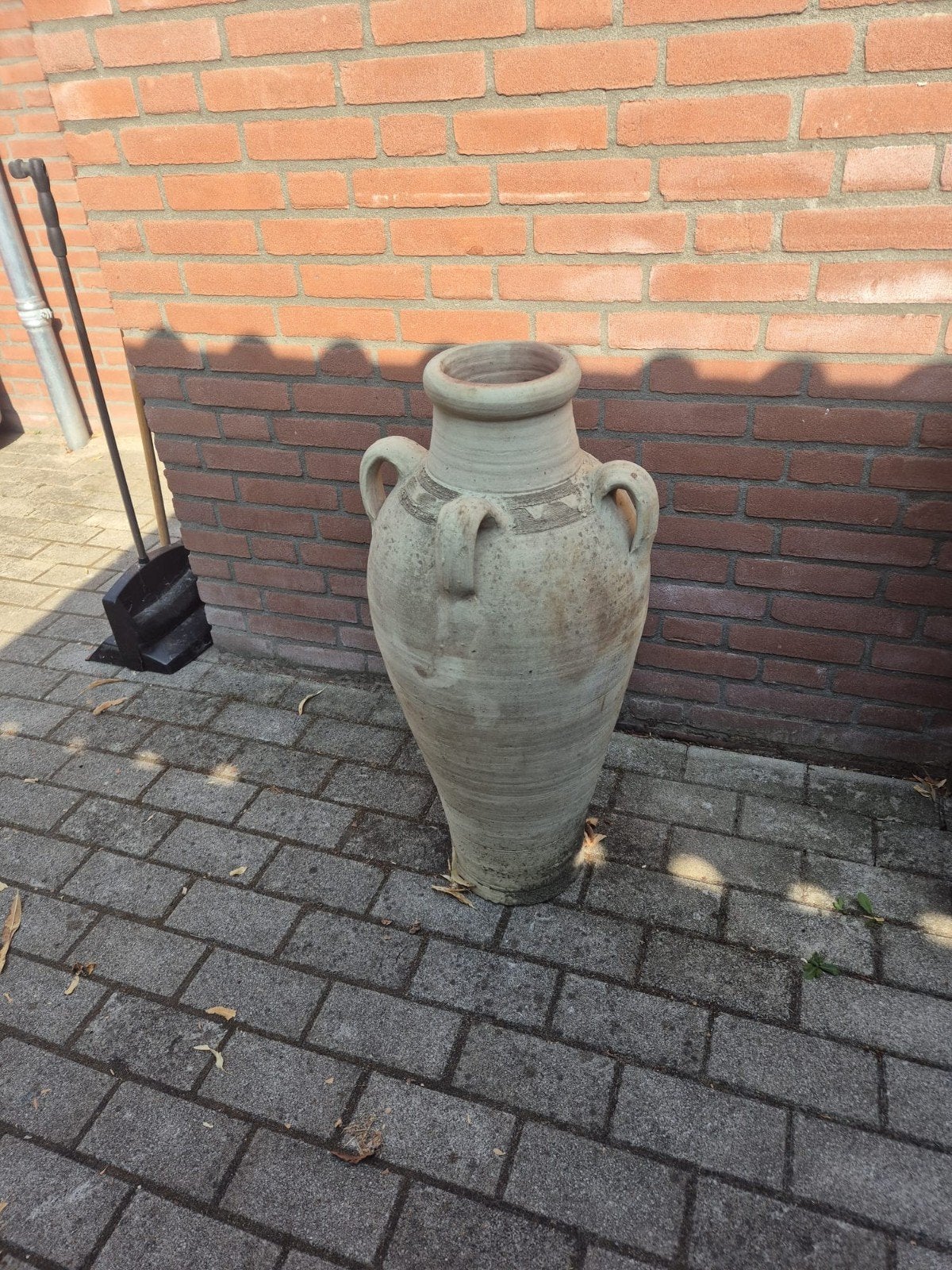 prachtige stenen vaas, Ophalen