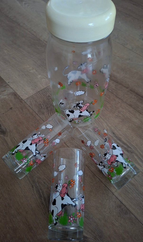 glazen, bekers, kan en voorraad pot met koeien, Ophalen of Verzenden, Zo goed als nieuw, Overige typen