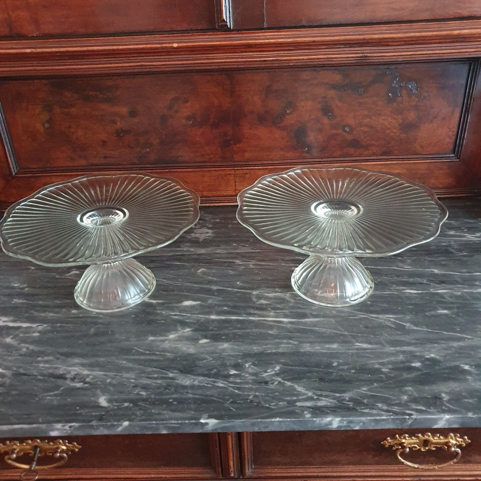 Set van 2 glazen taartplateaus, Ophalen of Verzenden