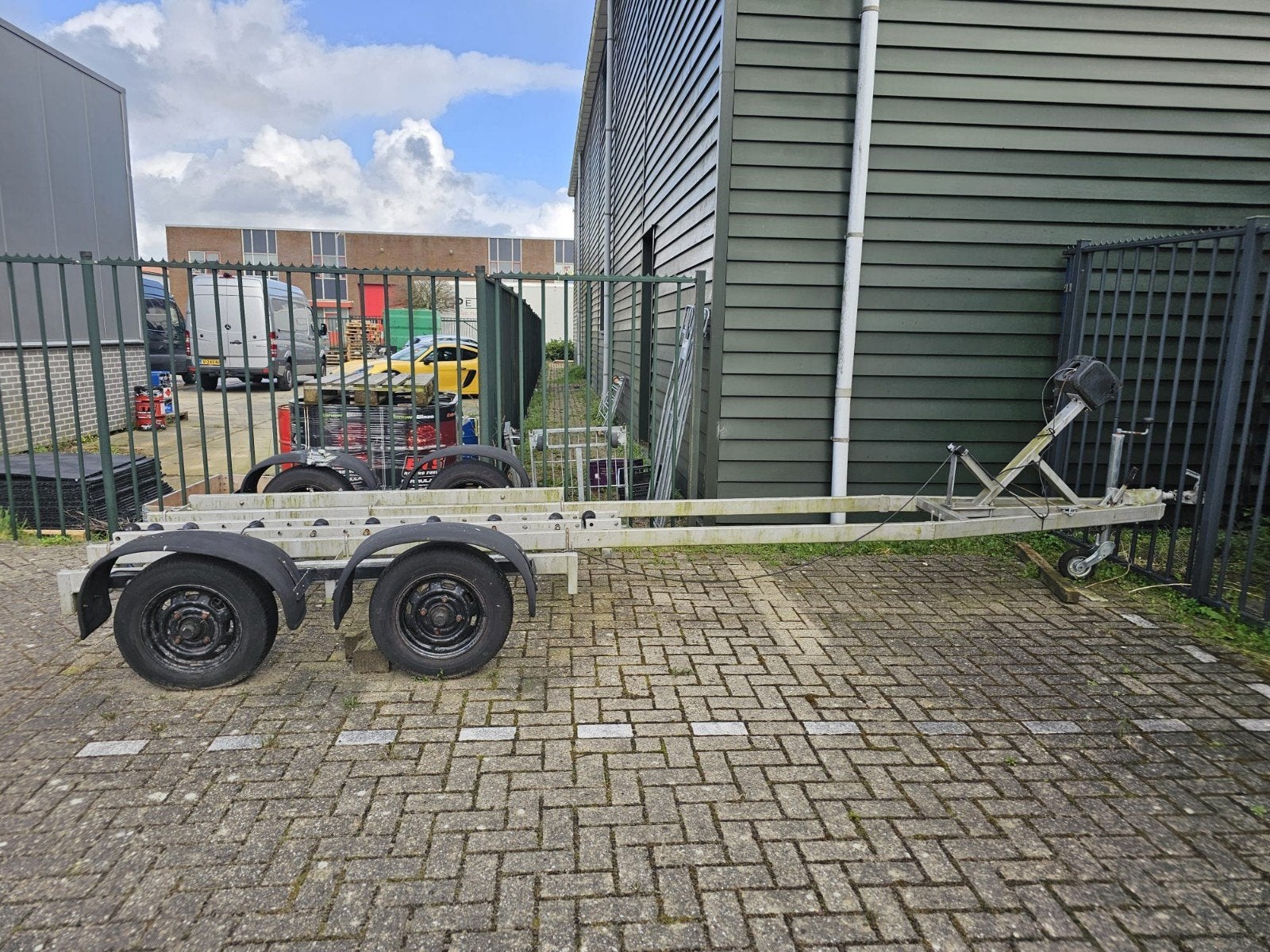 Degelijke boottrailer met rollen en dubbele as, Watersport en Boten, Boottrailers, Ophalen, Gebruikt, 1500 tot 3000 kg, 6 tot 9 meter