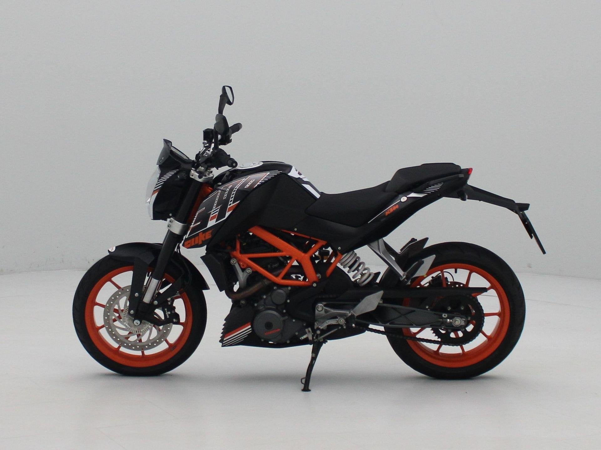 KTM 390 Duke ABS UNIEKE KM. STAND! | 1STE EIGENAAR | NIEUWST, Motoren, 373 cc, Toermotor, KTM Sportmotorcycle Nederland, ABS