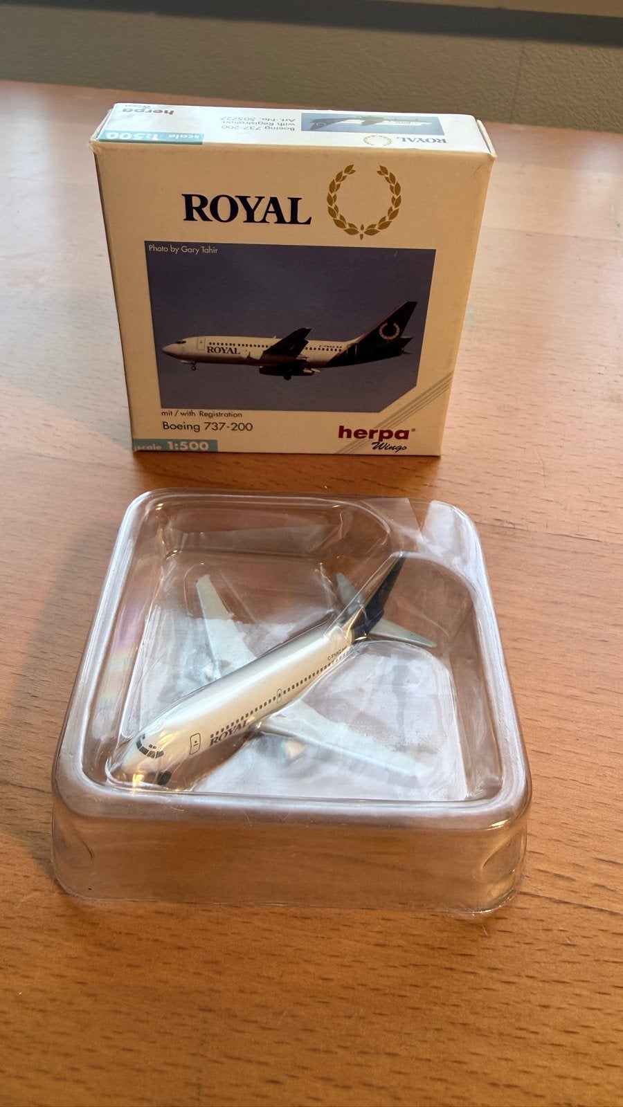 Herpa Wings Royal Boeing 737-200 Schaal 1:500 (Art.nr. 50572, Overige merken, 1:200 of kleiner, Ophalen of Verzenden, Zo goed als nieuw