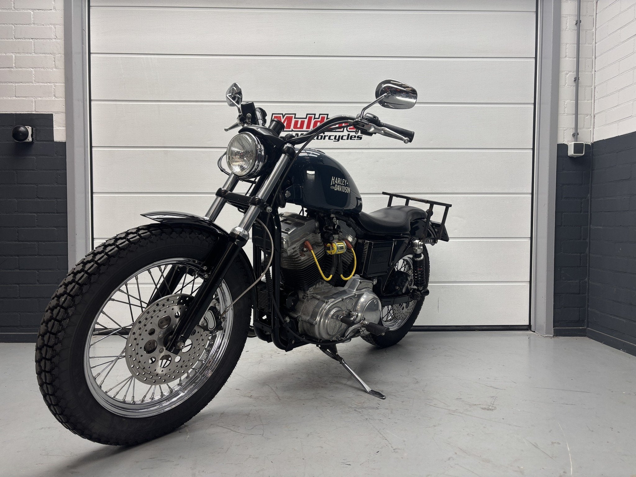 Harley-Davidson XLH Sportster 883 (bj 2000), Laan van Vredenoord 33
2289 DA  RIJSWIJK, NL, Info@harley-davidson.com, Chopper, Bedrijf