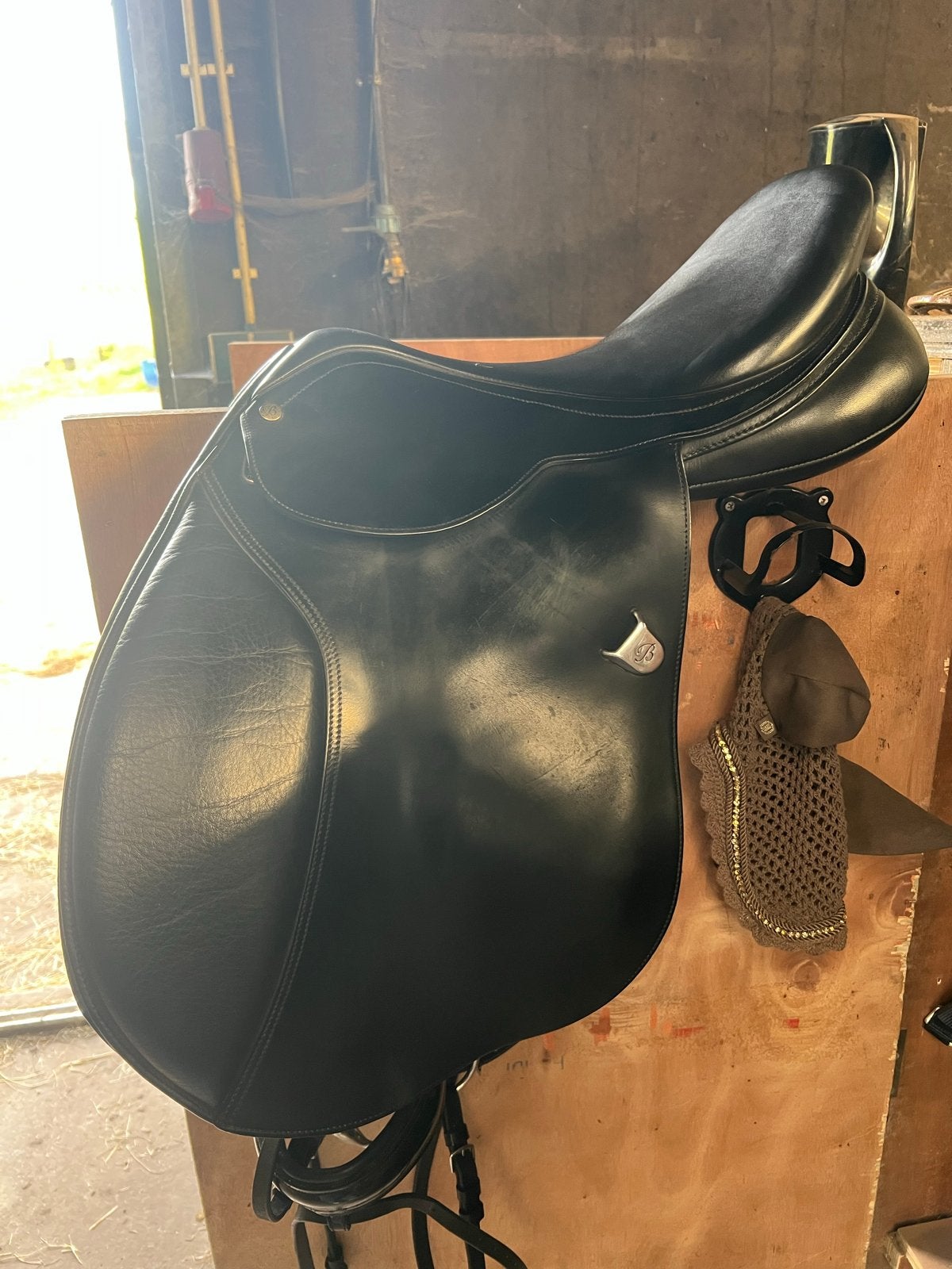 Bates Spring en Dressuur zadel, Dieren en Toebehoren, Paarden en Pony's | Zadels, Ophalen, Bates, M (17 inch), Nieuw