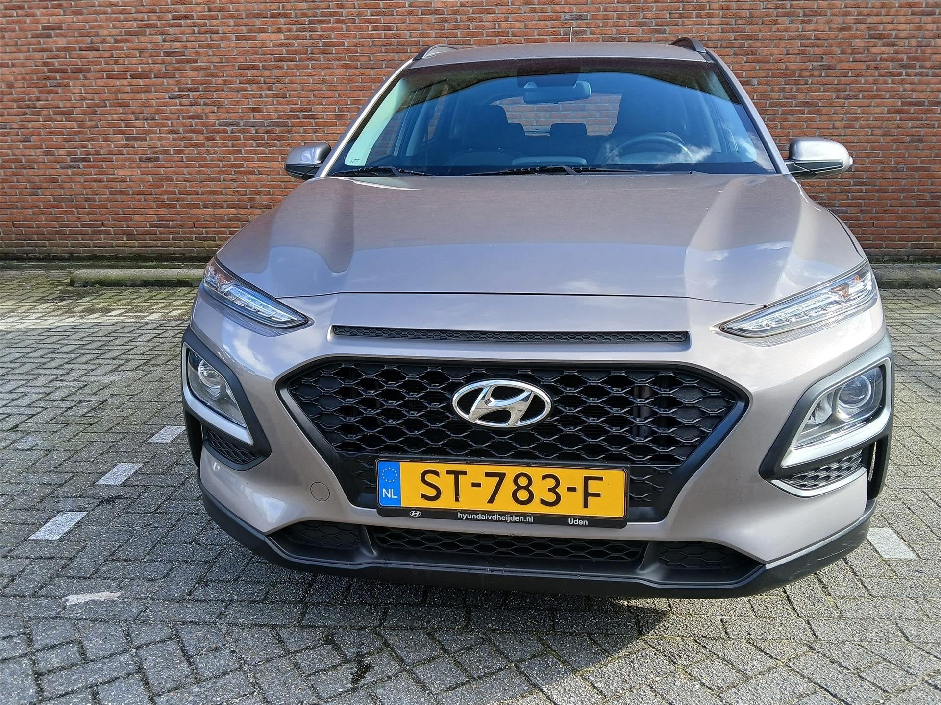 Hyundai Kona 1.0 T-GDI 120pk Comfort I Navi by App I Camera, Auto's, Voorwielaandrijving, Stof, Gebruikt, Euro 6