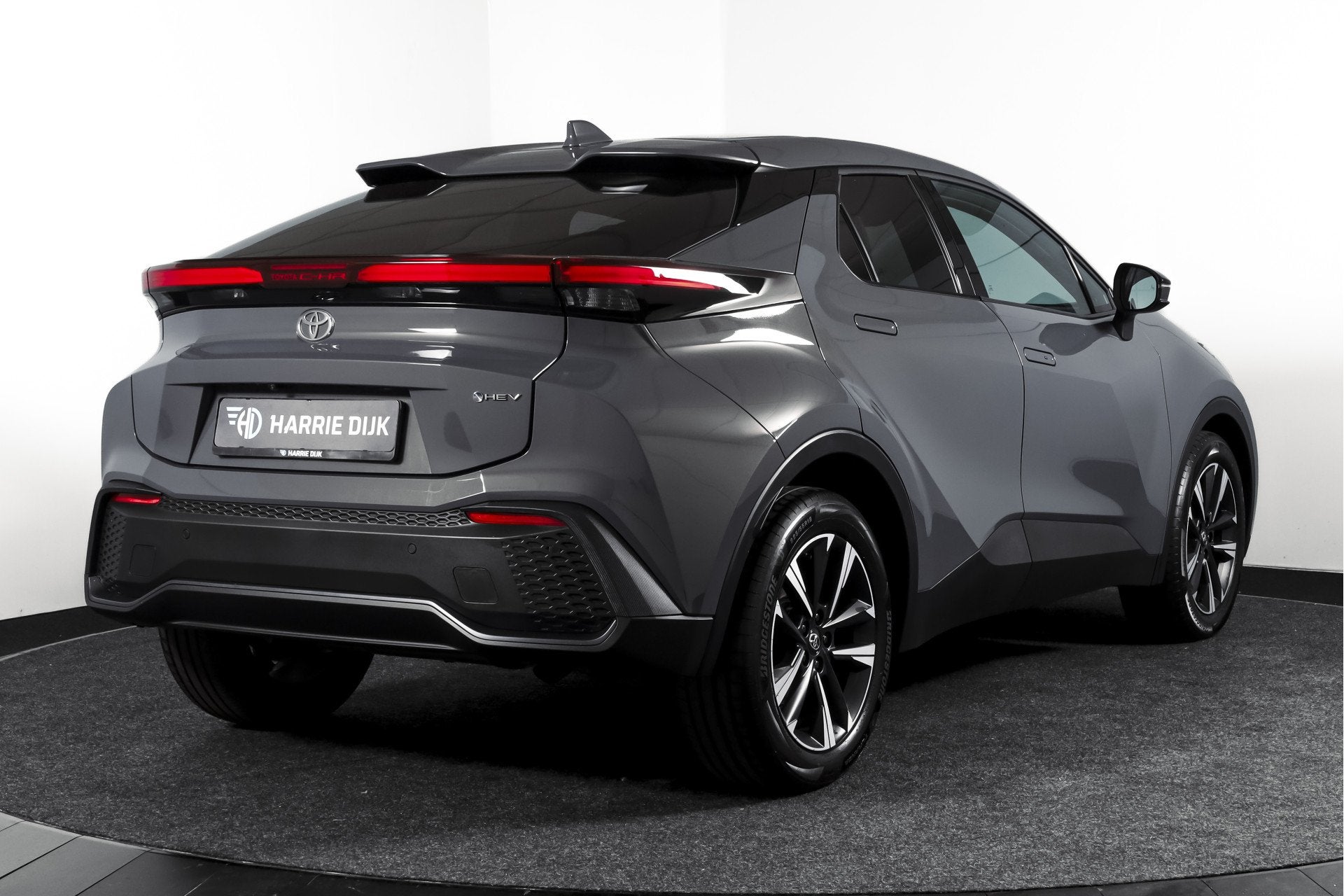 Toyota C-HR 1.8 Hybrid 140 Dynamic | Dig. Cockpit | Adapt. C, Auto's, 12 maanden, Gebruikt, 4 cilinders, Bedrijf