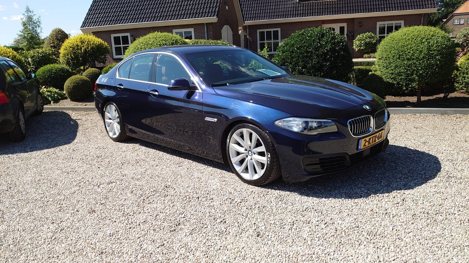 BMW 5-Serie 3.0I 535ix, standkachel, hud, 360, leder, 4x4, 2000 kg, Blauw, Origineel Nederlands, Bruin