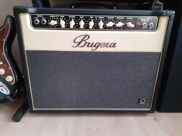 Versterker zgan Bugera V22 buizen, Ophalen, Zo goed als nieuw, Gitaar, Minder dan 50 watt