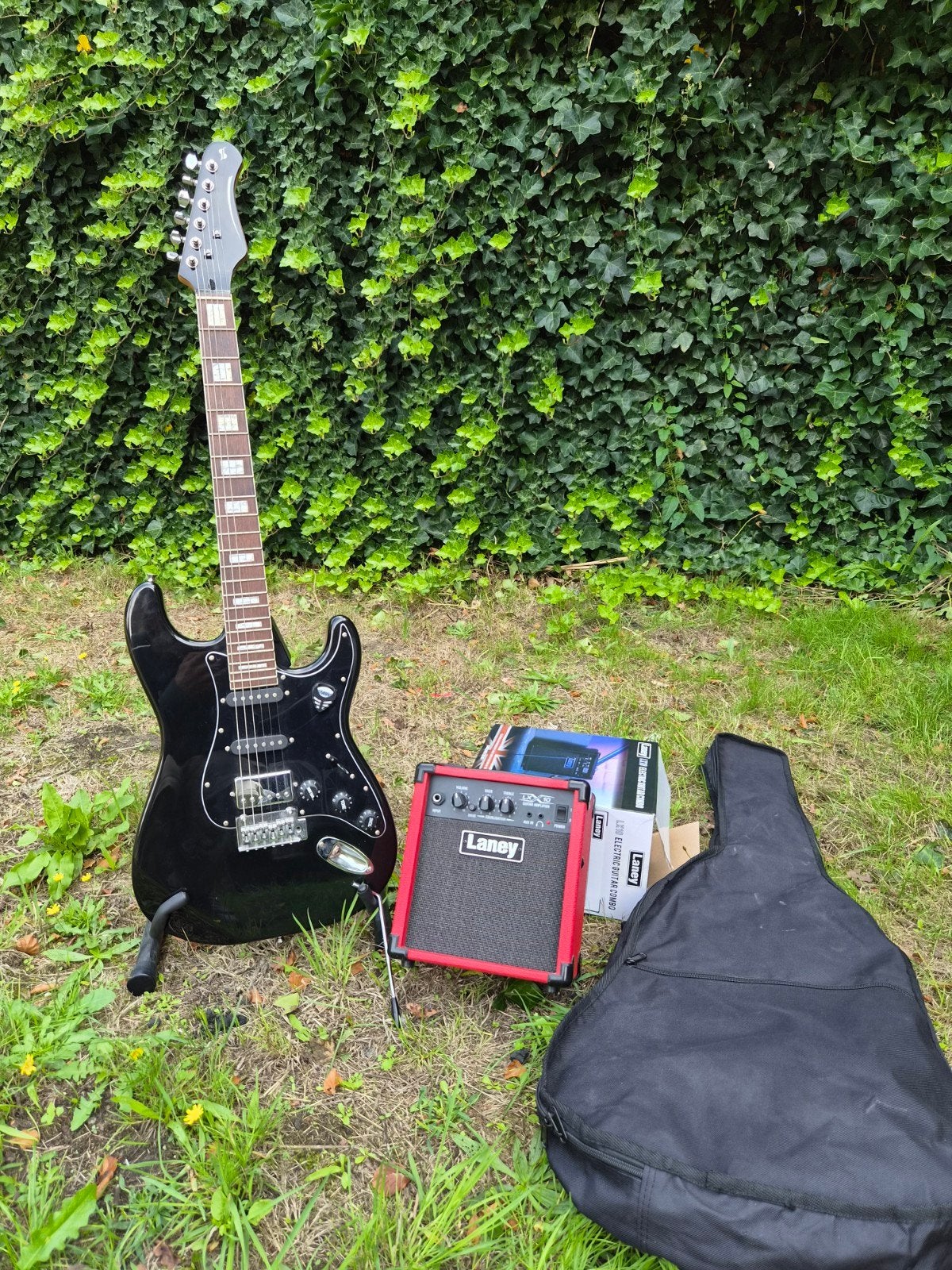 Stagg SES-60 elektrische gitaar HSS + Versterker + Hoes, Muziek en Instrumenten, Overige merken, Met versterker, Ophalen of Verzenden
