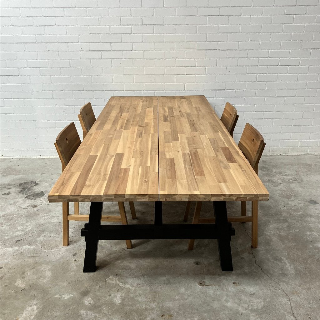 Ikea Skogsta eettafel met 5 stoelen, Ophalen, Gebruikt, 4 tot 6 stoelen