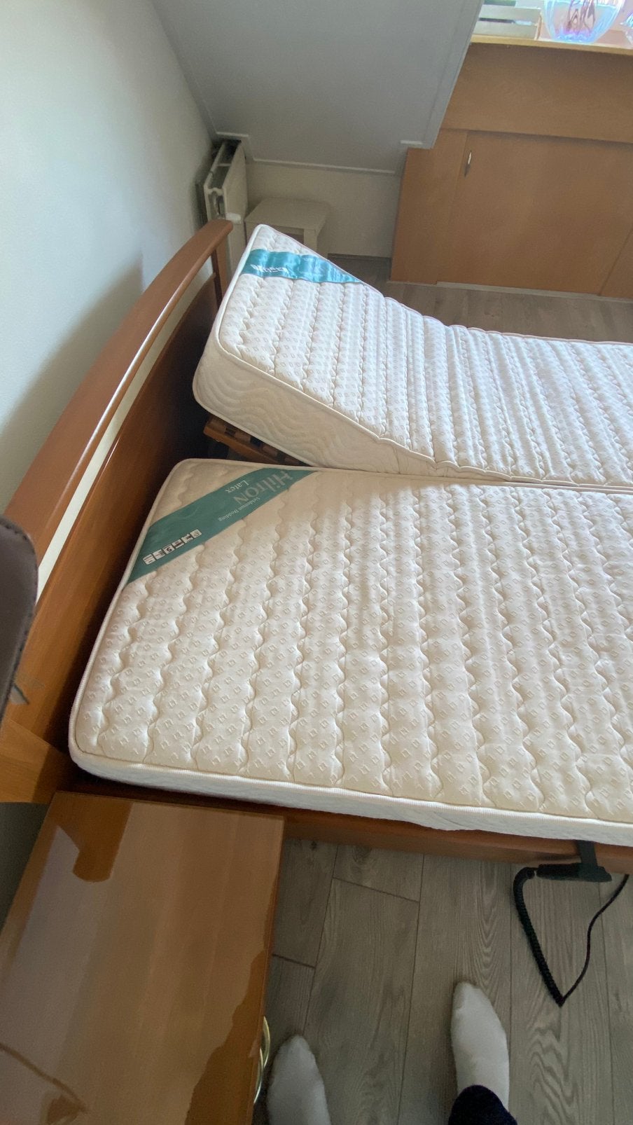 Twee persoons bed met elektrische verstelbare lattenbodem, Ophalen of Verzenden, Zo goed als nieuw, Tweepersoons
