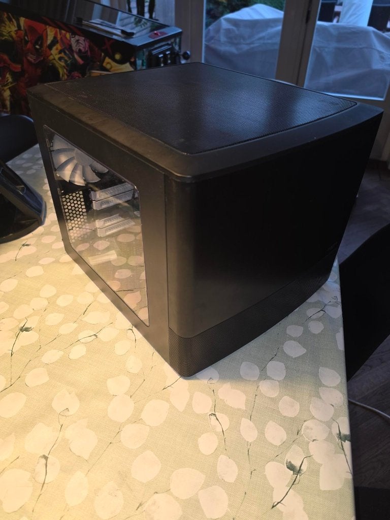 Fractal Node 804 Home Server / NAS – Xeon E3, 32GB RAM, SSD, Ophalen, 32 GB, 3 tot 4 Ghz, Gebruikt