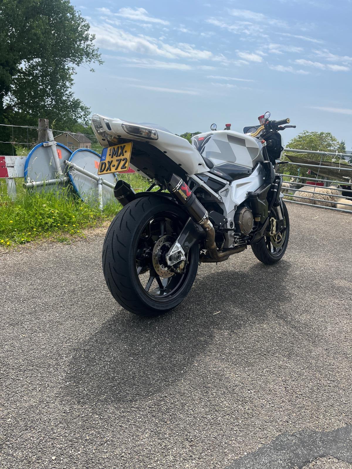 Aprilia Tuono 1000 R | 2010 | Carbon | inruil mogelijk, 2 cilinders, Aprilia, Aprilia, Motorrijbewijs A