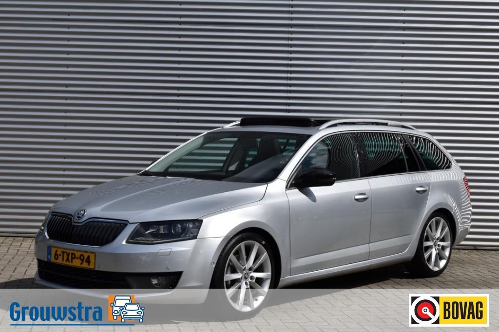 Skoda OCTAVIA COMBI 1.4 TSI AUT7 ELEGANCE BNS LINE / P.DAK /, Auto's, Skoda, 4 cilinders, 1192 kg, Origineel Nederlands, USB