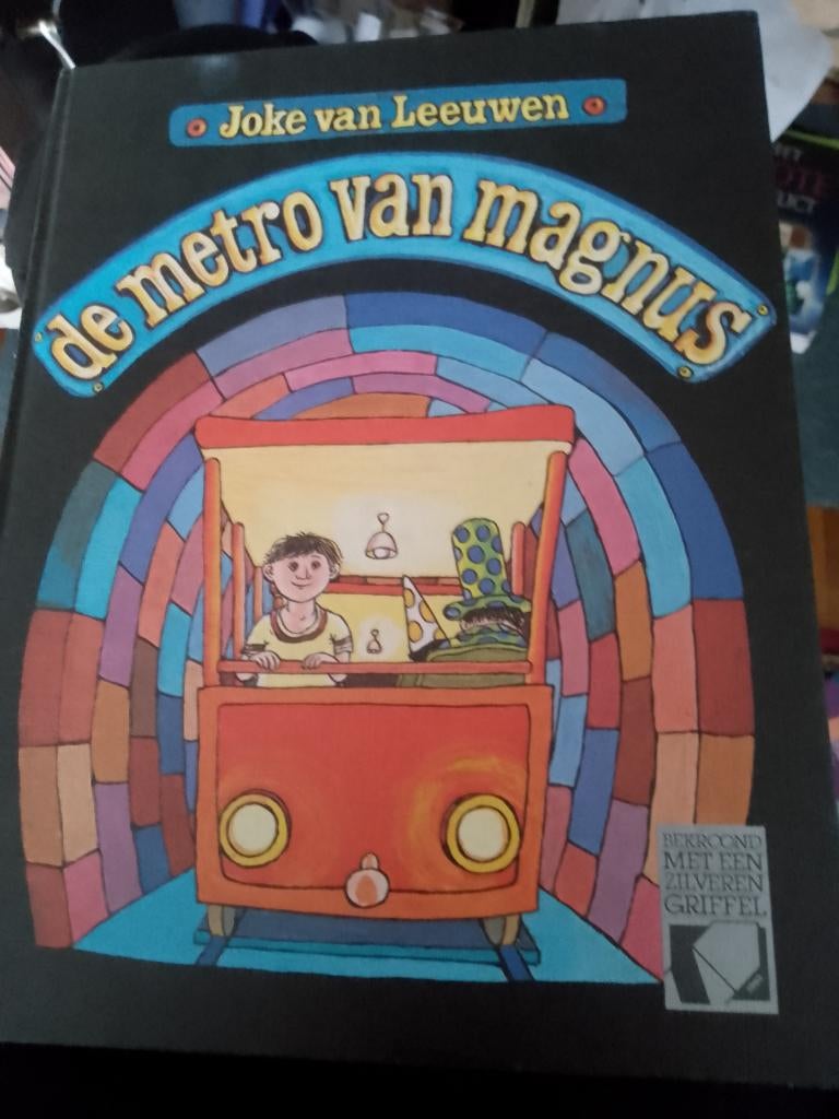 boek de metro van magnus joke van leeuwen, Boeken, Ophalen of Verzenden