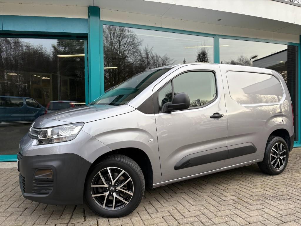 Peugeot PARTNER 1.5 BlueHDI 100pk CarPlay, Navi, Cruise, PDC, Parkeersensor, Bedrijf, 2 stoelen, Zilver of Grijs
