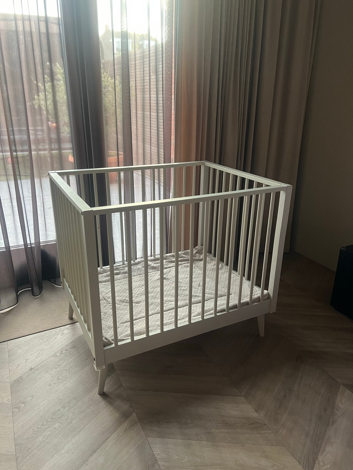 Beige box in goede staat, nauwelijks gebruikt, Ophalen, Zo goed als nieuw, Vierkant