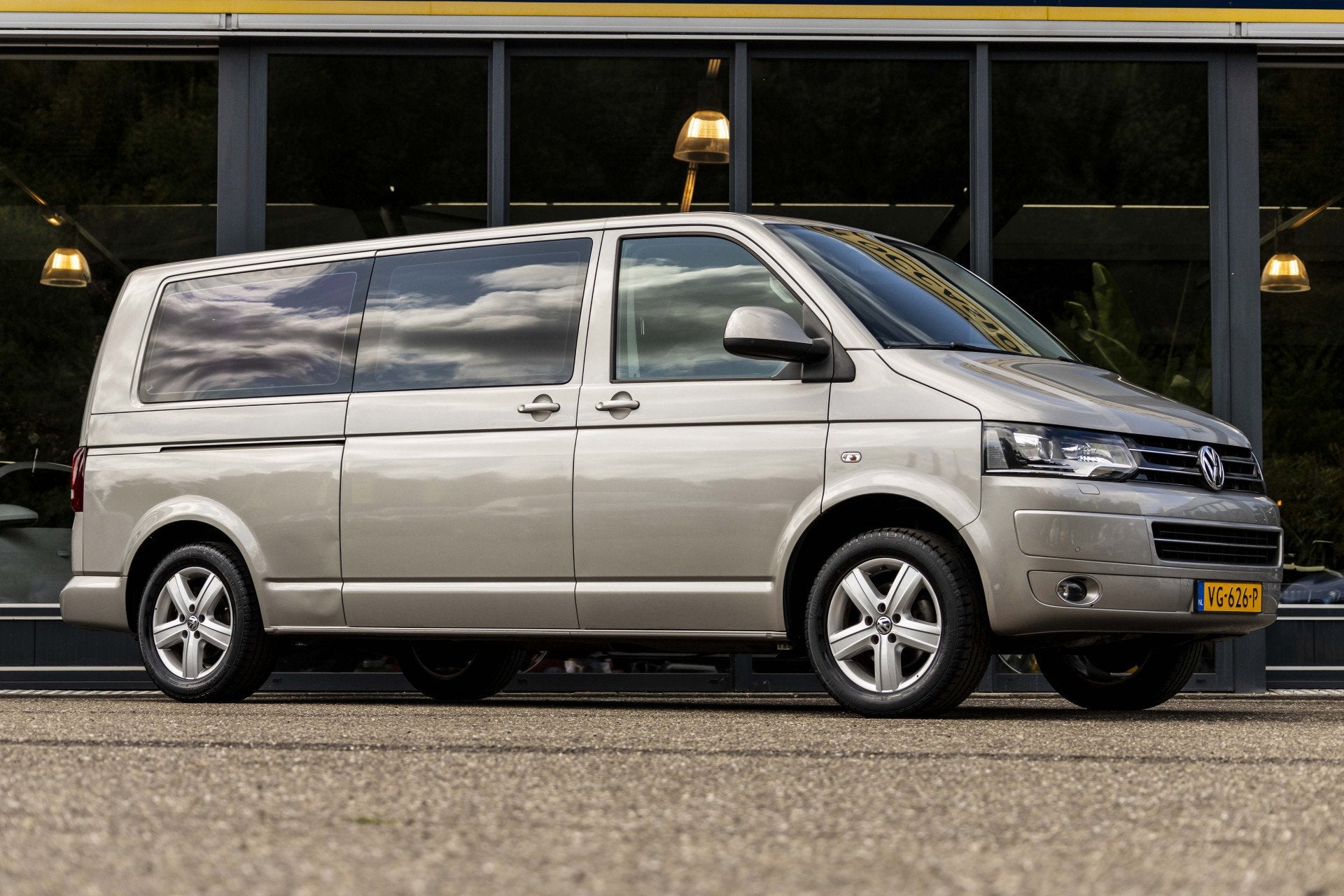 Volkswagen Transporter 2.0 TDI L2H1 Invalide uitvoering / aa, Auto's, Bestelauto's, Euro 5, Gebruikt, 4 cilinders, Volkswagen