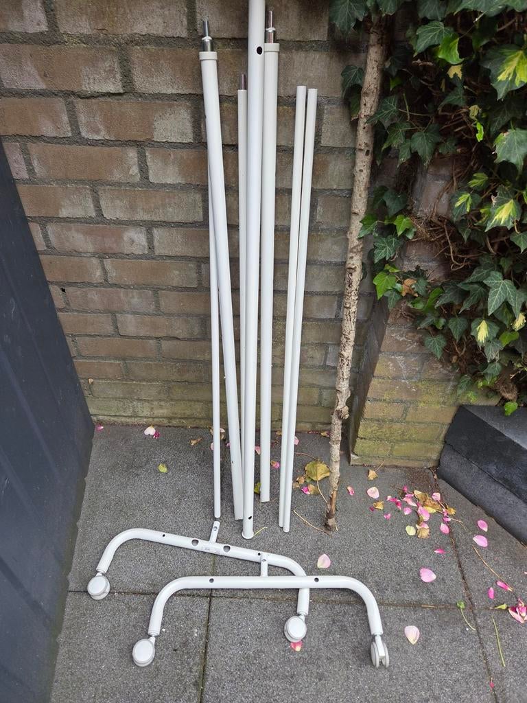 IKEA RIGGA Kledingrek Wit, Ophalen, Met wielen, Zo goed als nieuw