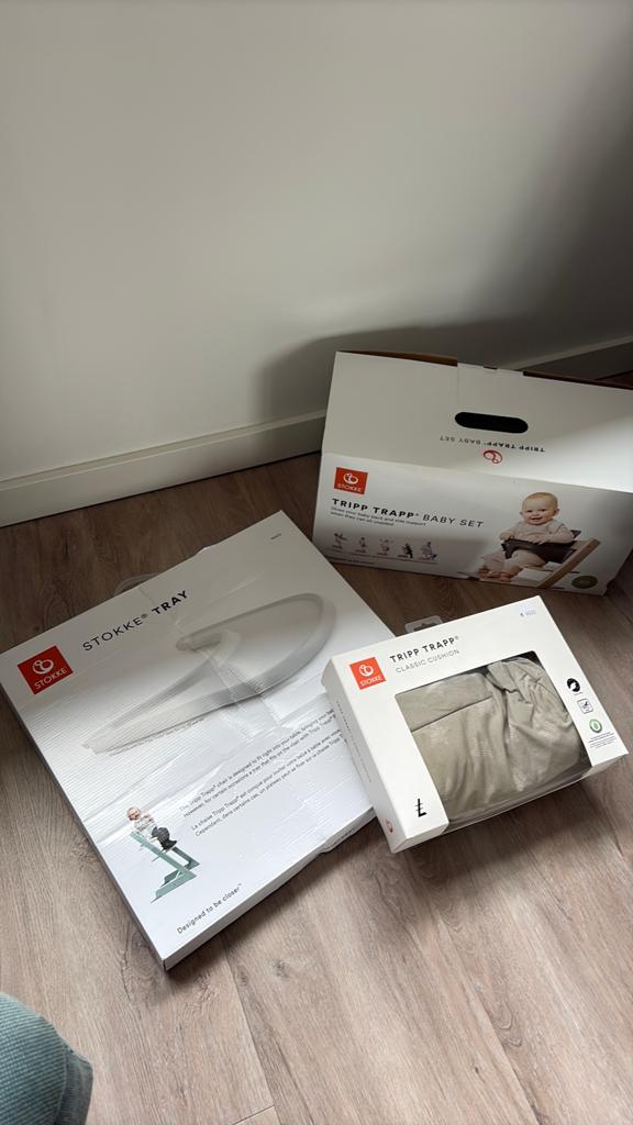 Stokke tripp trapp baby set met tray incl classis cushion, Kinderen en Baby's, Kinderstoelen, Ophalen, Zo goed als nieuw, Meegroeistoel
