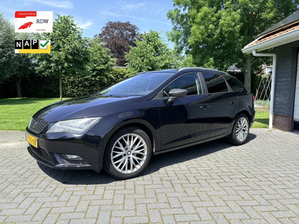 Seat Leon 1.2 TSI Automaat ST First Edition Trekhaak, Zwart, 4 cilinders, Leon, Alcantara