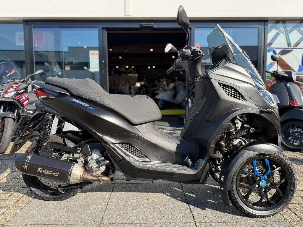 Foto 3 van Piaggio MP3 310 cc Sport akrapovic