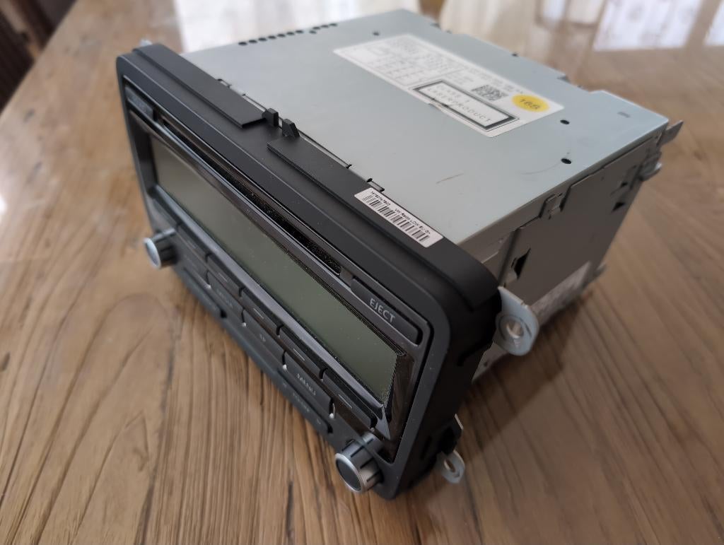 Originele VW Golf autoradio te koop, Ophalen, Zo goed als nieuw