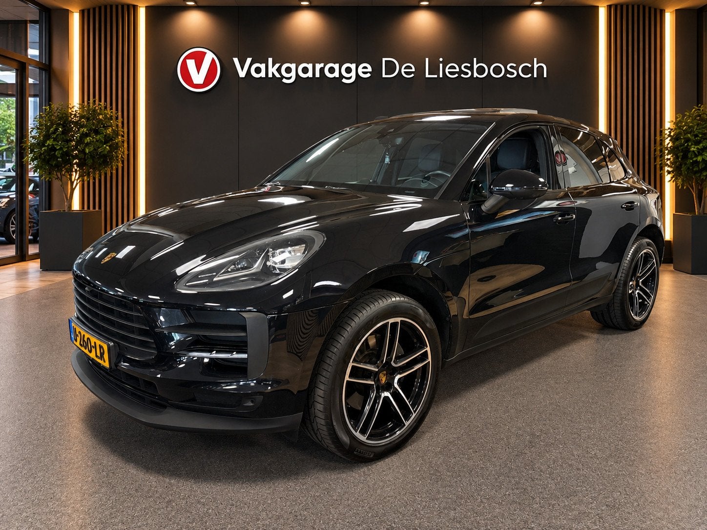 Porsche Macan 2.0/pano/leer/navi/camera/sport chrono/stoelve, Auto's, Dealer onderhouden, Gebruikt, Zwart, Bedrijf