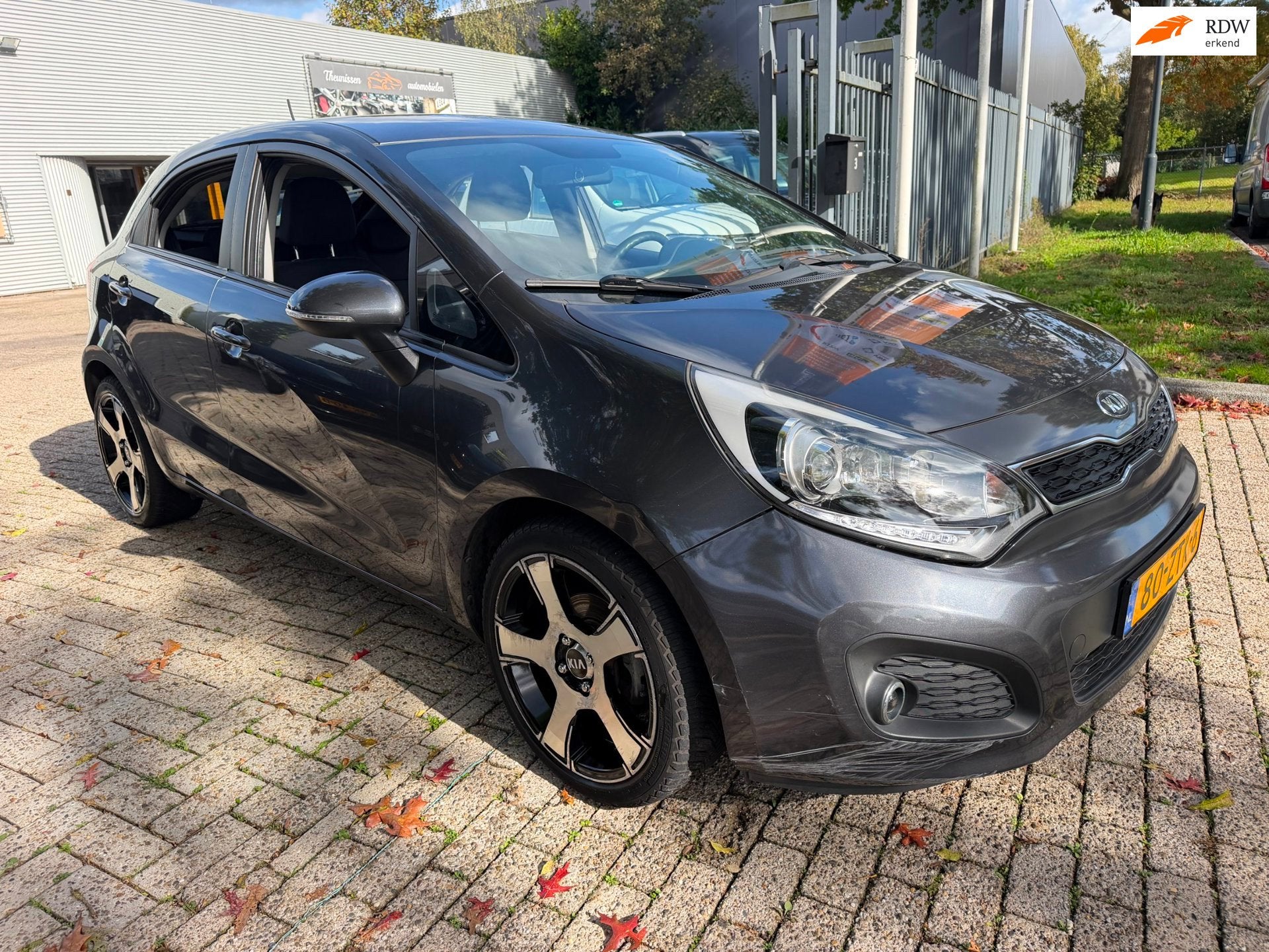 Kia Rio 1.2 CVVT Plus Pack 5 deurs, airco, cruise, xenon\led, Auto's, Zwart, 4 cilinders, Origineel Nederlands, Bedrijf