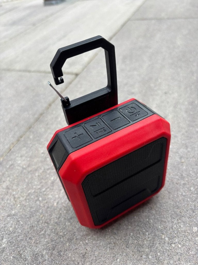 Draagbare bluetooth speaker met karabijnhaak, Zo goed als nieuw, Draagbare speaker, Bluetooth, Minder dan 60 watt