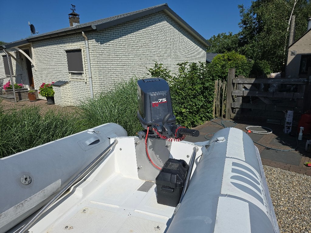 Novurania MX430 met Yamaha 75 handgestuurd, Watersport en Boten, Gebruikt, Brandstoftank, Yamaha, 75 pk