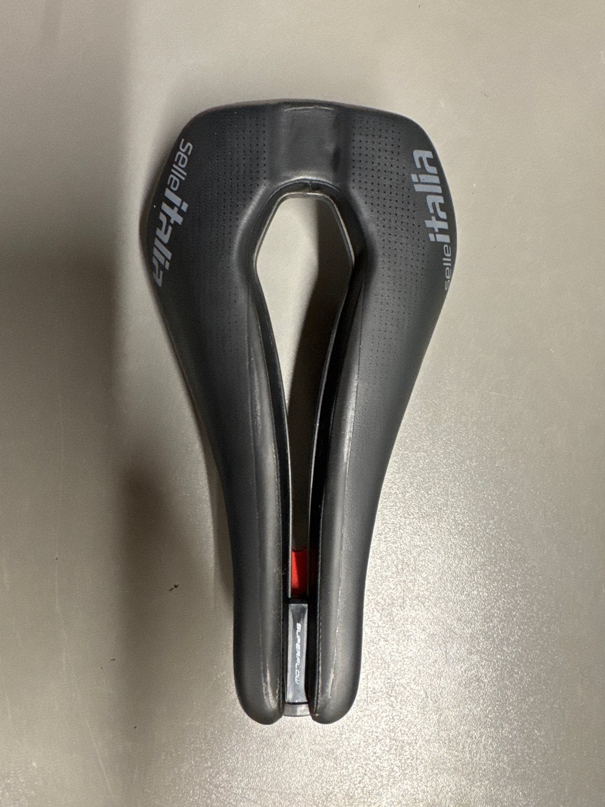 Selle Italia Watt Superflow Kit Carbonio Zadel, Ophalen of Verzenden, Zo goed als nieuw, Zadel, Racefiets