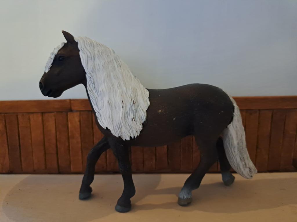 Schleich zwartwoud merrie, Verzamelen, Dierenverzamelingen, Zo goed als nieuw, Beeldje of Figuurtje, Paard, Ophalen of Verzenden