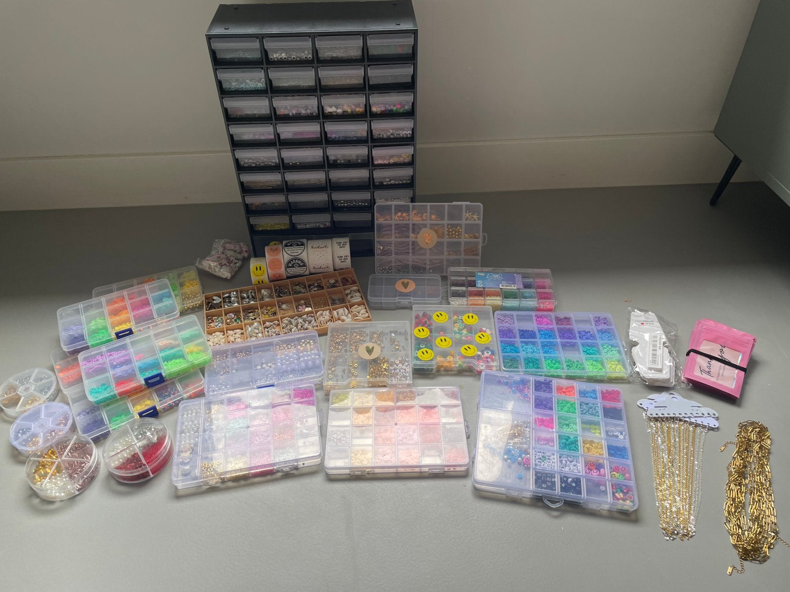 Grote collectie kralen en sieraden maken benodigdheden, Hobby en Vrije tijd, Kralen en Sieraden maken, Ophalen of Verzenden, Gebruikt