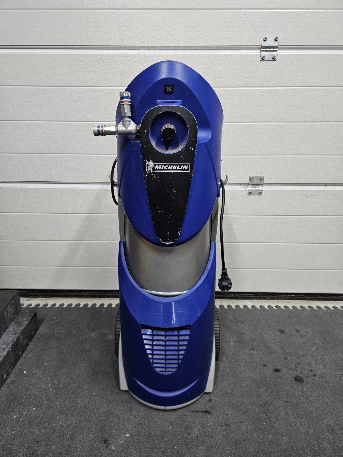 Michelin banden Compressor - Olievrij, Ophalen, Gebruikt, 6 tot 10 bar, Minder dan 200 liter/min