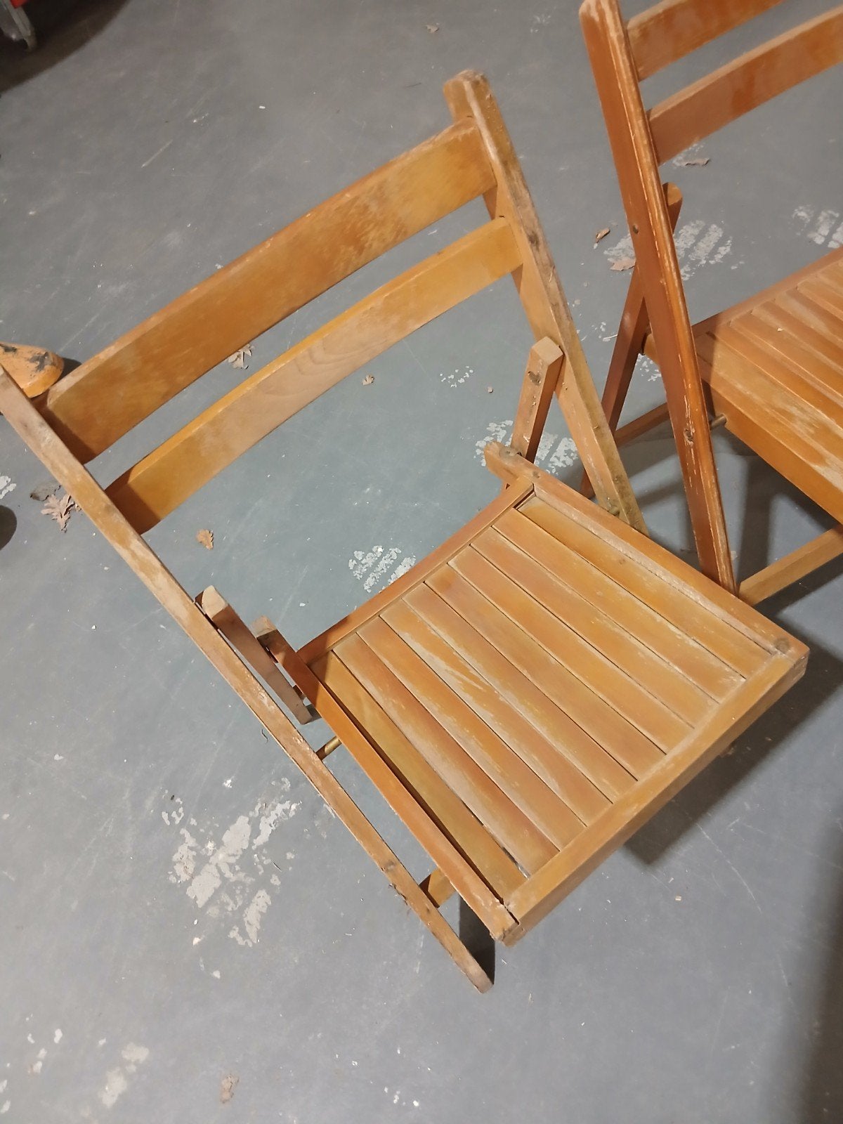 Set van 10 houten klapstoelen - Gebruikt, Gebruikt, Bruin, Ophalen of Verzenden, Vijf, Zes of meer stoelen