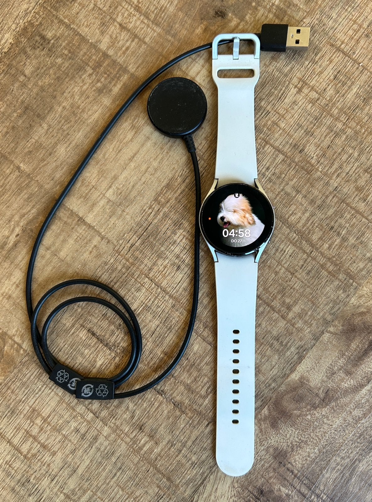 Samsung Galaxy Watch 4 smartwatch, Wit, Ophalen of Verzenden, Zo goed als nieuw, Waterdicht